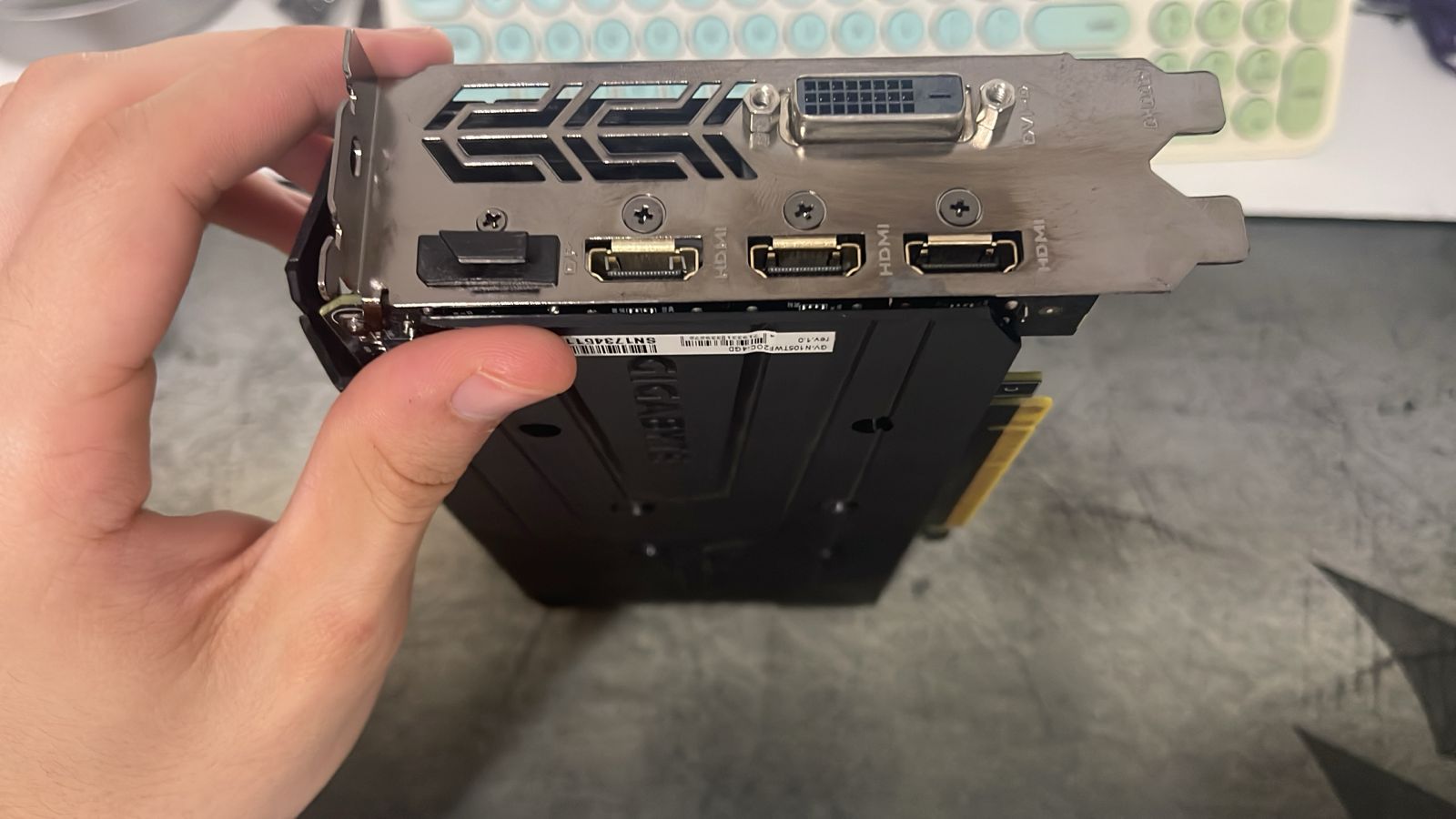 accesorios para electronica - GIGABYTE NVIDIA GTX 1050 Ti  3