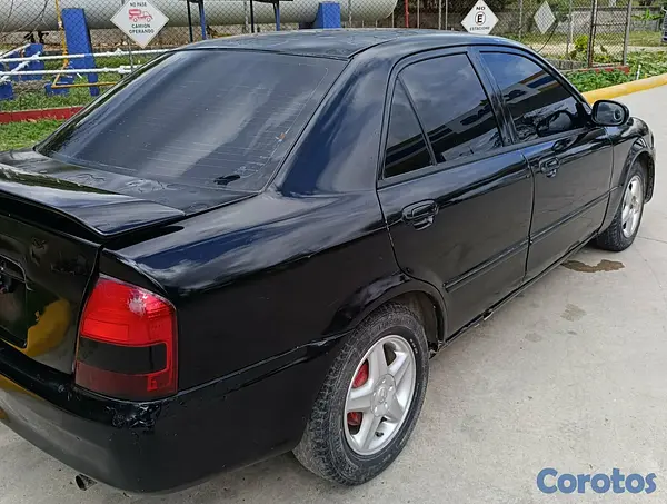carros - Mazda 323 5