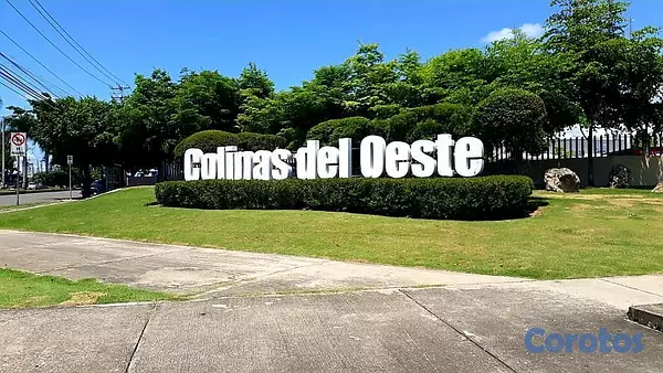 casas - Casa en Colinas del oeste, av. Prolongación 27 de  9