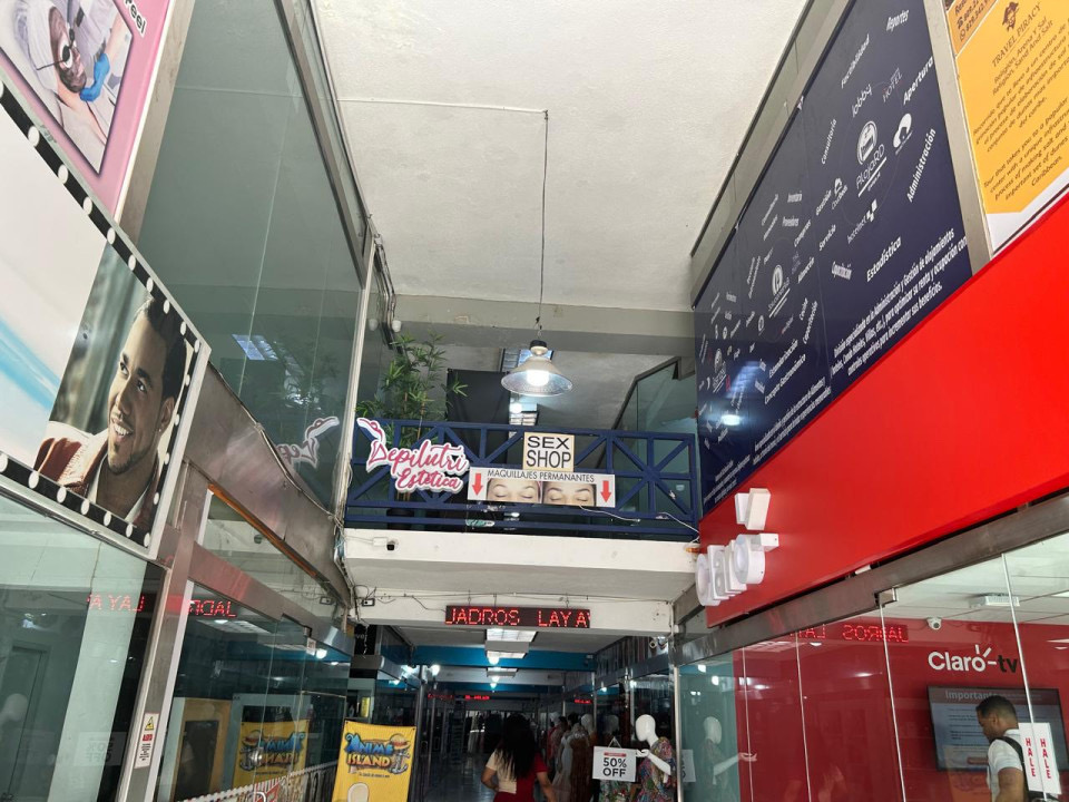oficinas y locales comerciales - venta de plaza comercial con 42 locales en la zona colonial Distrito Nacional  6