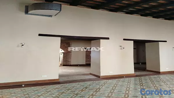 oficinas y locales comerciales - Local Comercial en ZONA COLONIAL 6