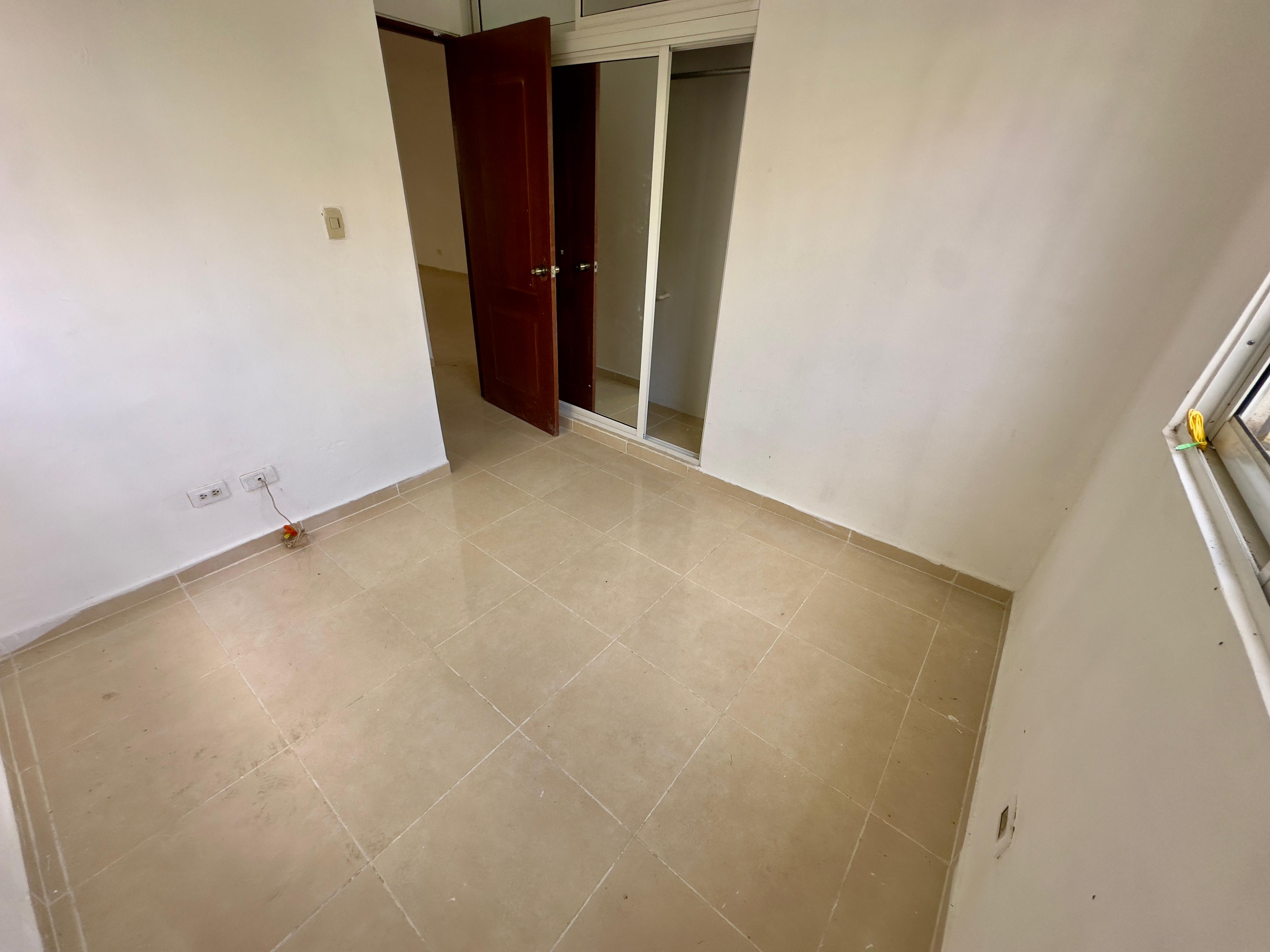 apartamentos - Vendo apto en Juan Rafael, en la Jacobo Majluta 4