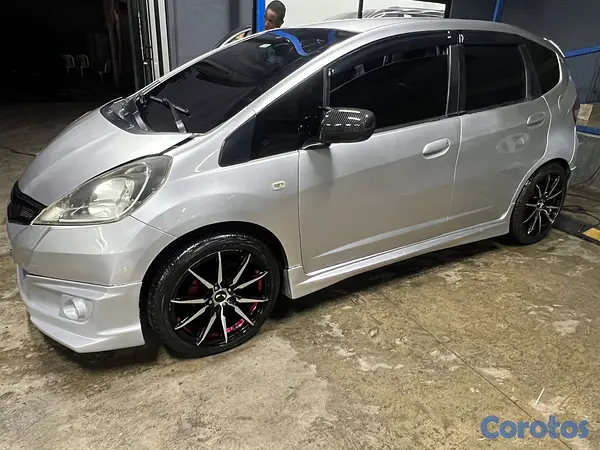 carros - HONDA FIT 2013 Japonés. sin detalles. como nuevo.  3