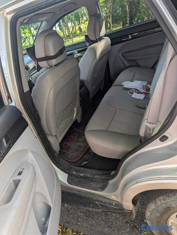 jeepetas y camionetas - Venta de kia sorento 2012 4x4 14