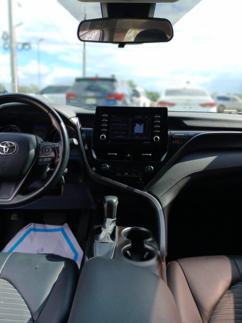 carros - 2021 Toyota Camry SE  8