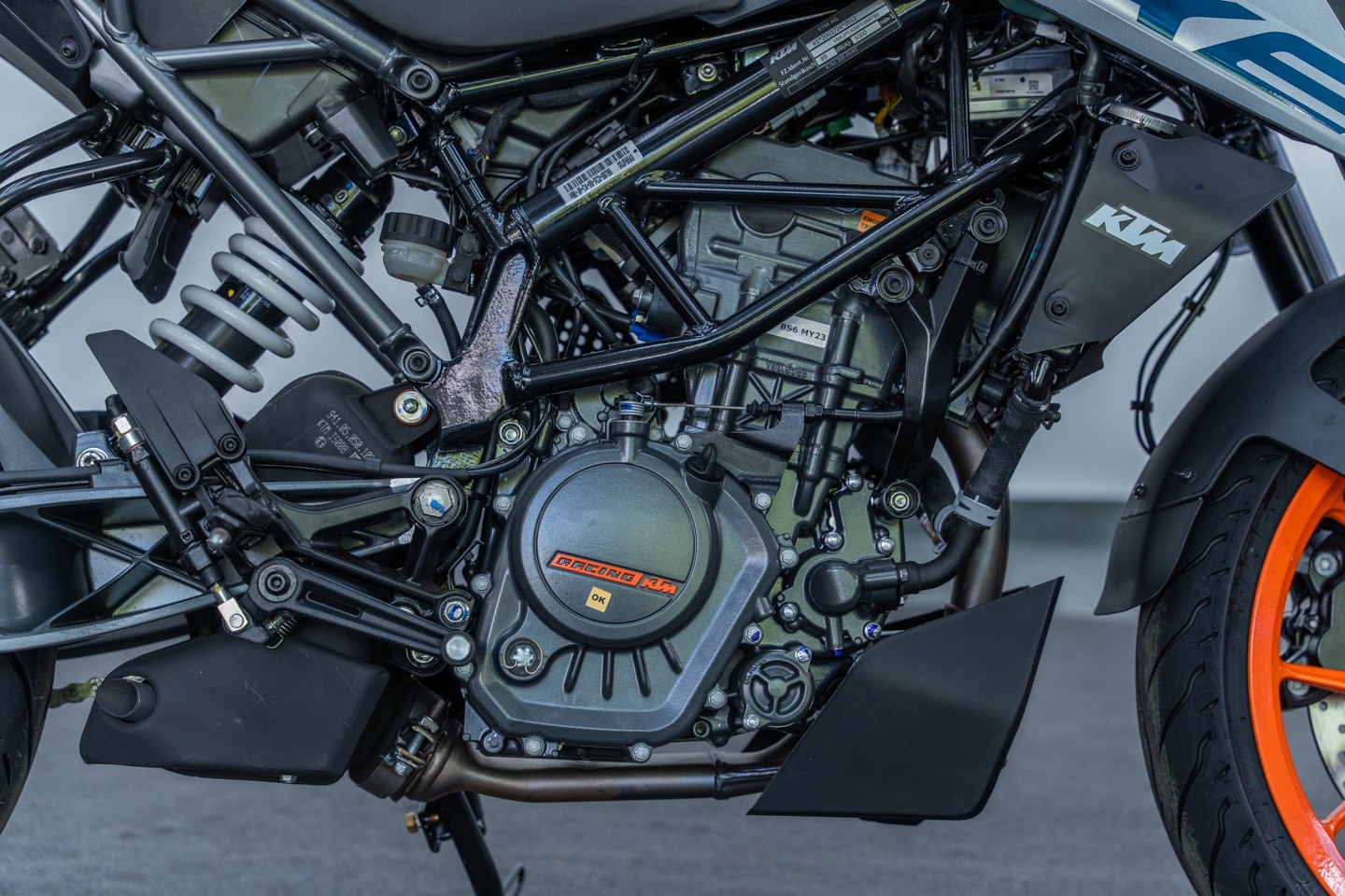 motores y pasolas - KTM 200 DUKE 2023 8