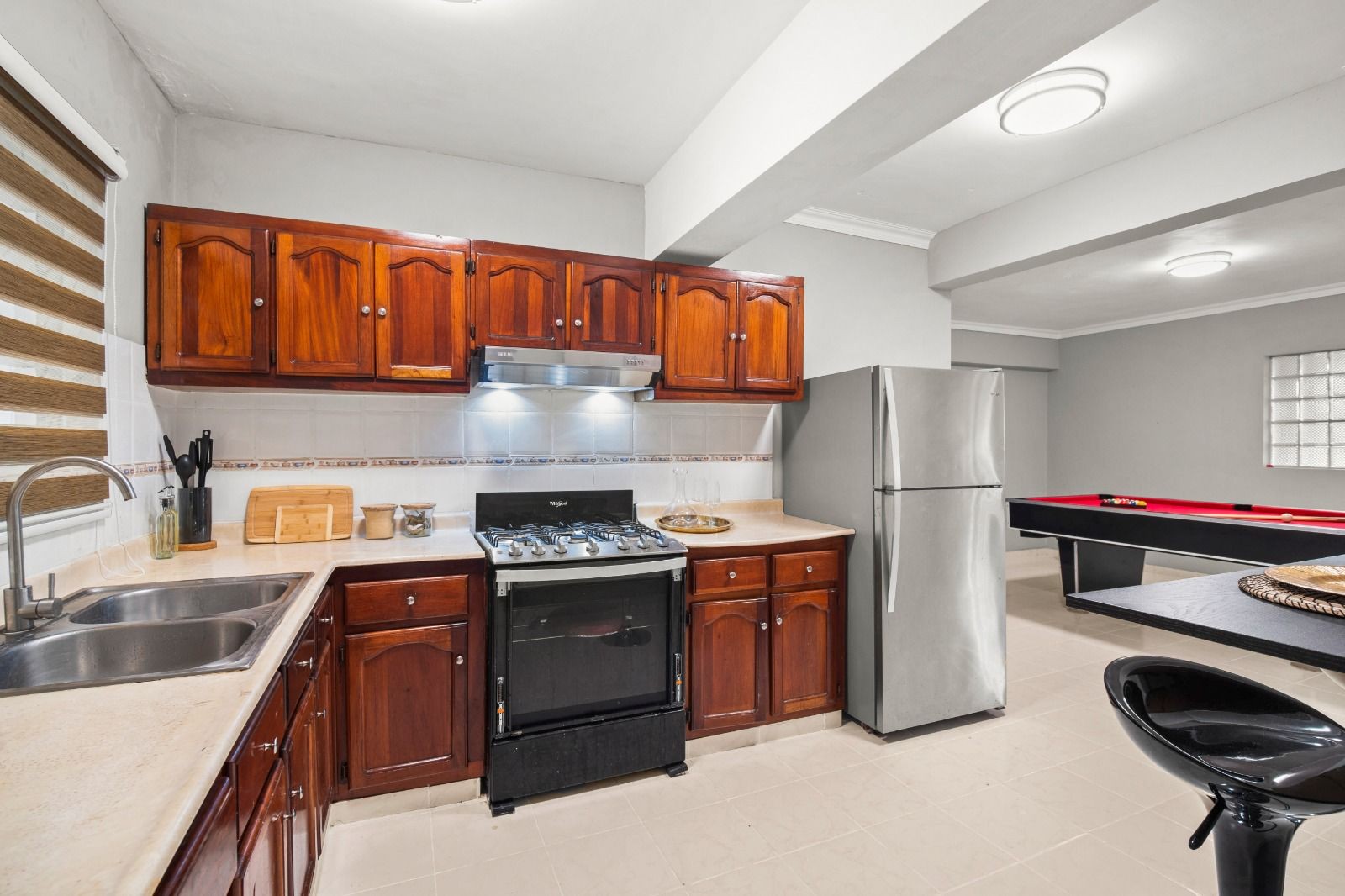 apartamentos - Apartamento en gazcue 2do nivel 125 mts 

2 habitaciones 
2,5 baños 
1 parqueo 
