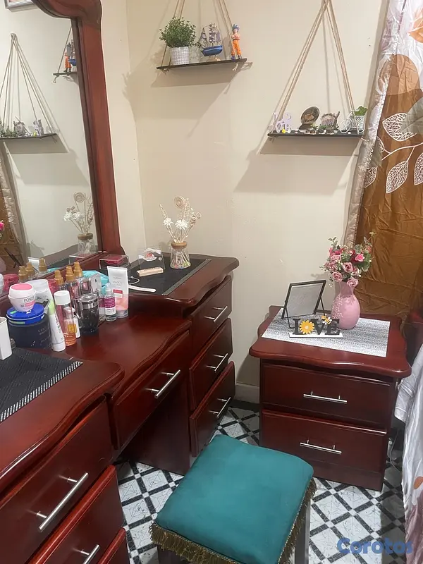 muebles y colchones - Juego de habitación, en buena condición.negociable. 4