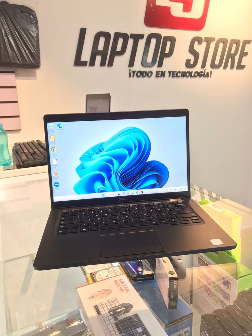 computadoras y laptops - Laptop Dell Latitude E5400 i5 8va Gen 16GB RAM 256GB SSD Windows 11 Pro Instalad