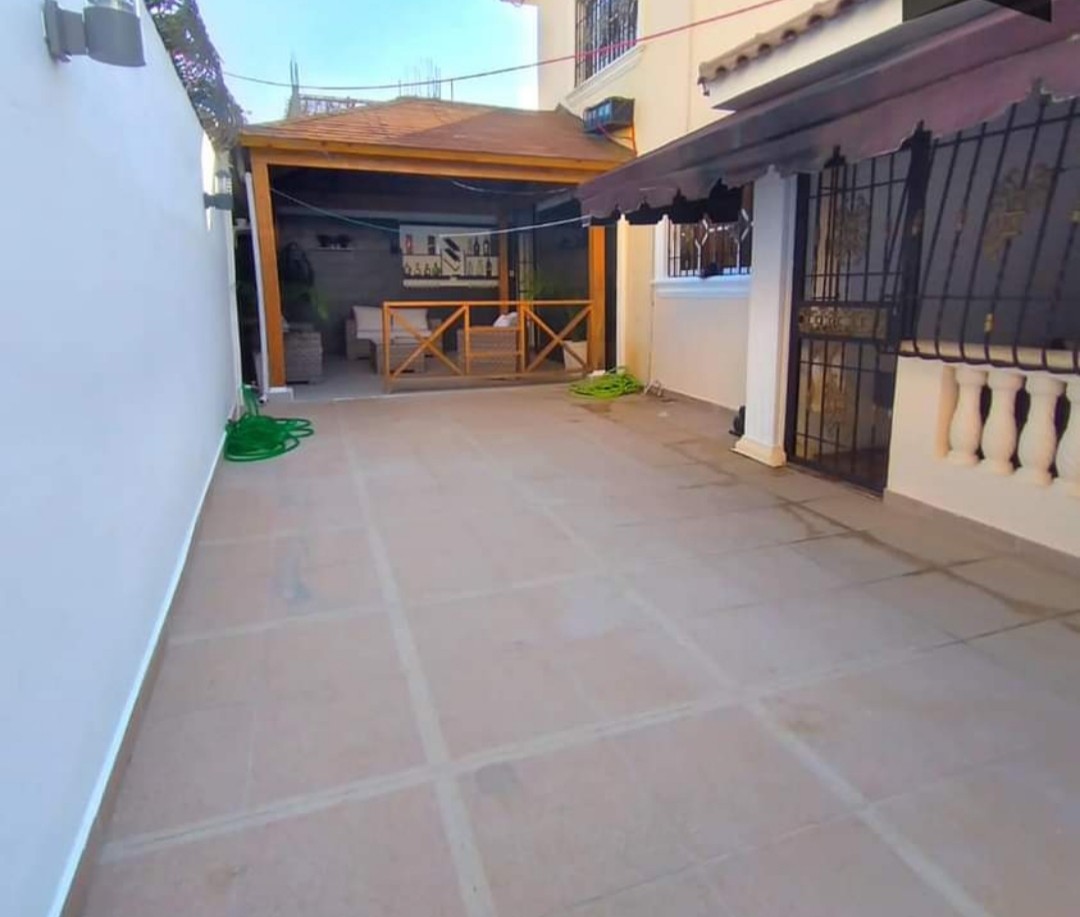 casas - Residencia 5 habitaciones/ Español / Neyba 2
