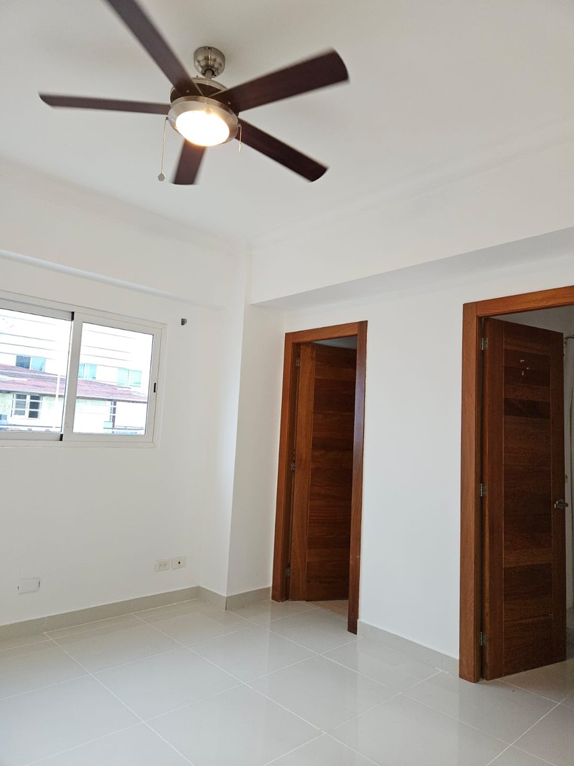 apartamentos - Amplio apartamento en renta  en el sector de Mirador Norte, próx. AV. 27 FREBREO 3