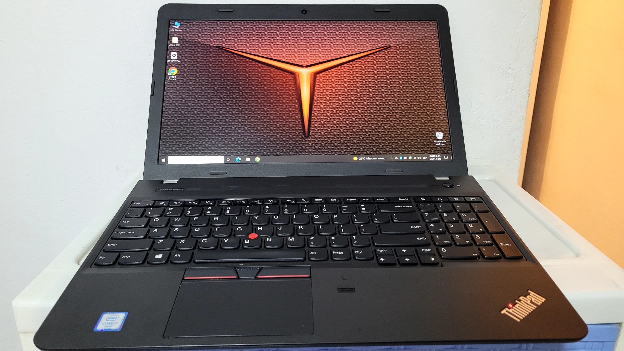 computadoras y laptops - laptop lenovo E560 17 Pulg Core i7 6ta Gen Ram 16gb Disco SSD Aty Radeon 2gb 