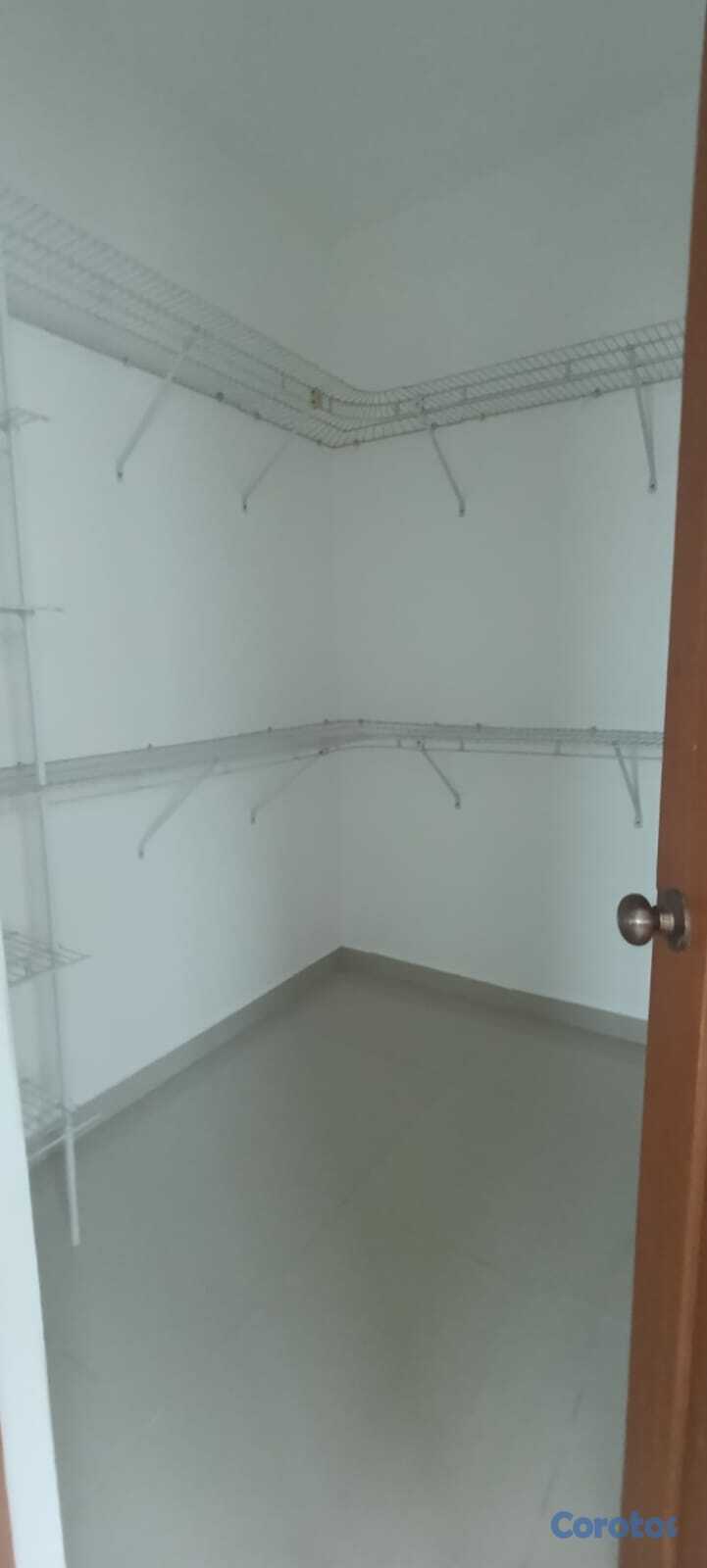 apartamentos - Renacimiento Amplio Apartamento en Torre Moderna 10