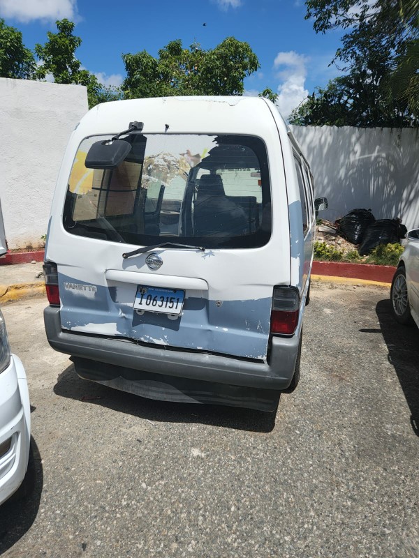 otros vehiculos - guagua nissan (gasoil)