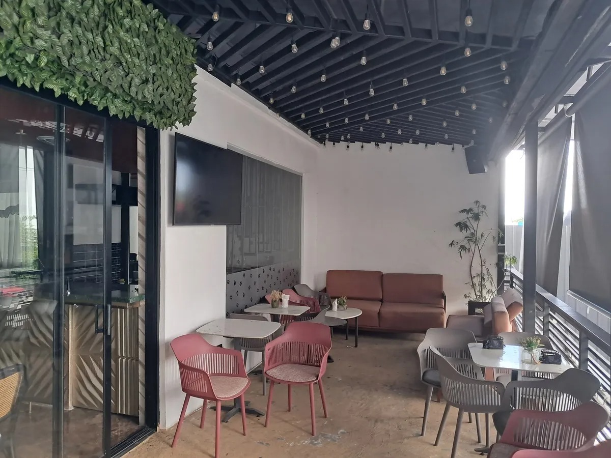 oficinas y locales comerciales - Alquiler de Local en La castellana 3