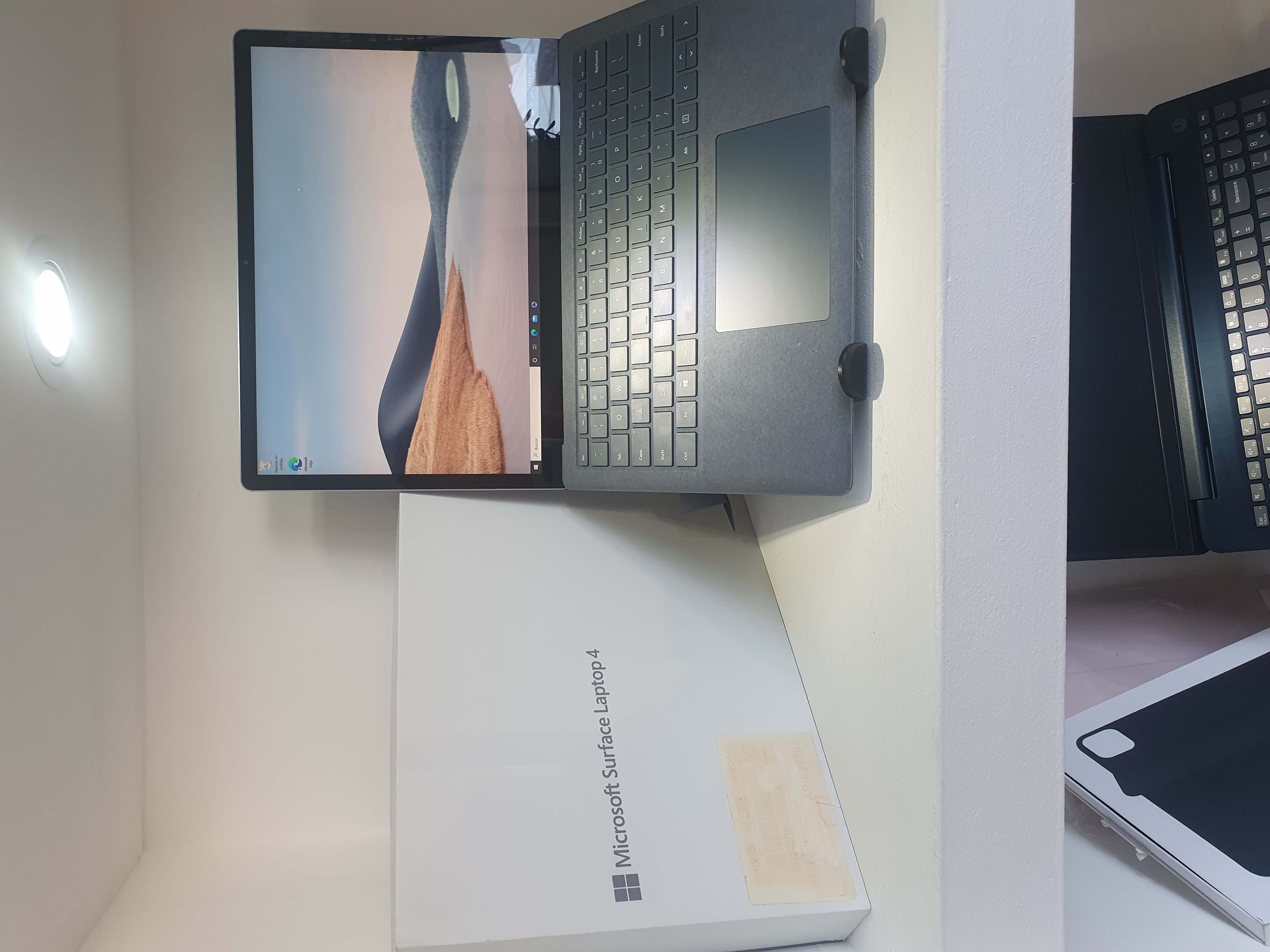 computadoras y laptops - Laptop Microsoft Surface 4 13.5" QHD, Core i5 11th, 512GB SSD, 8GB RAM, Nueva 1