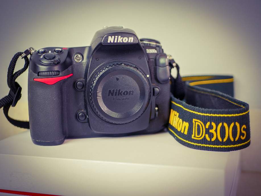 camaras y audio - Vendo Cámara Nikon D300s (Usado Pero En Excelentes Condiciones)