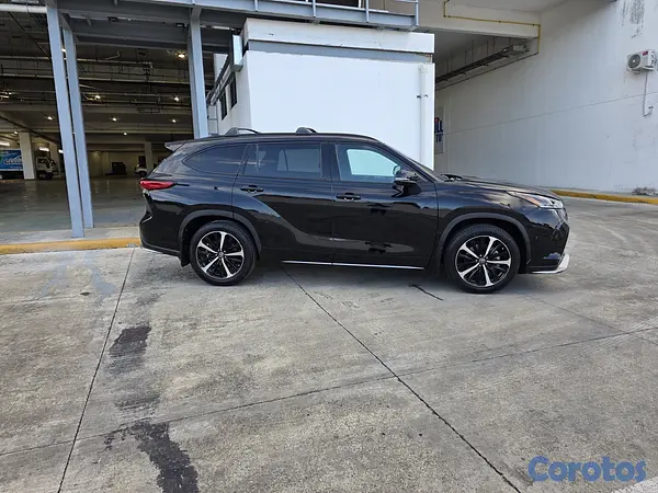 jeepetas y camionetas - Toyota highlander 2022 XSE  9