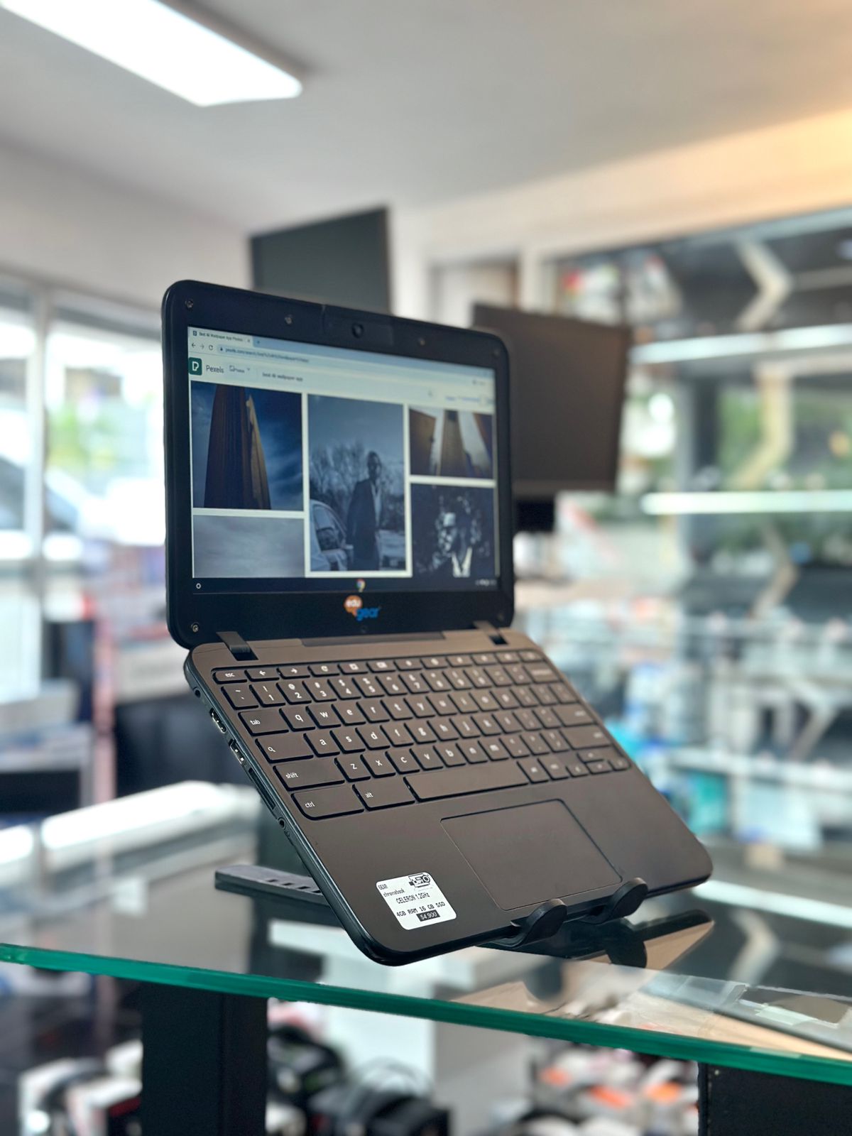 computadoras y laptops - Laptop $2,500 pesos Oferta  2