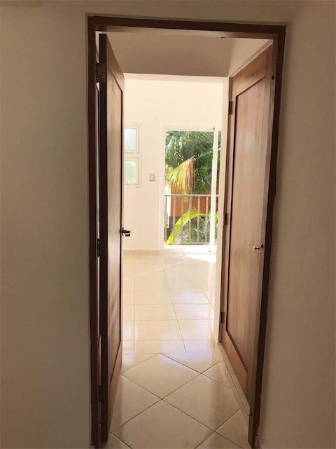 casas vacacionales y villas - Venta de Villa duplex en Bavaro punta cana con piscina y patio 8