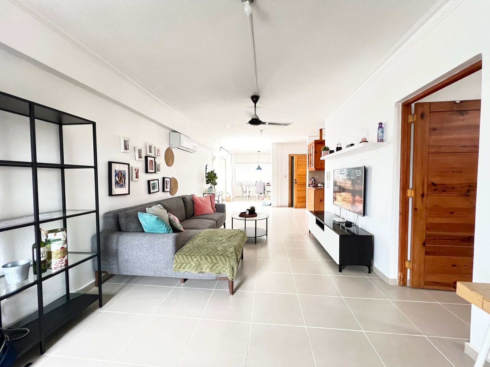 apartamentos - Vendo zona universitaria piso 5 una hab 1.5 baños  1