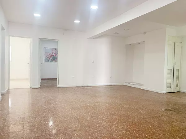 oficinas y locales comerciales - Local céntrico en primer nivel 8