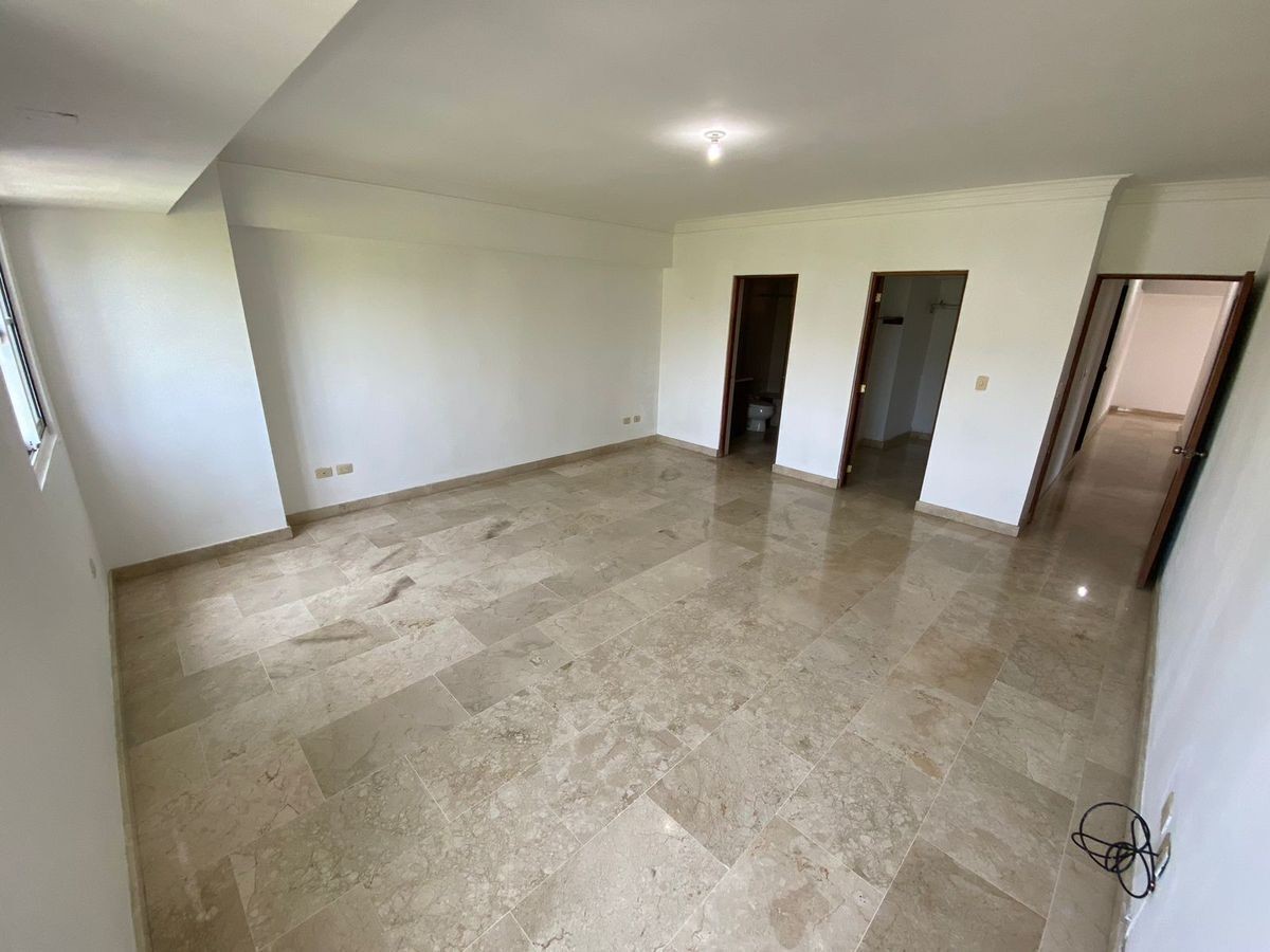 apartamentos - Alquiler de Apartamento vacio amplio en Urb Real🛑 1