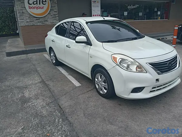 carros - Nissan latió /versa 2013  3