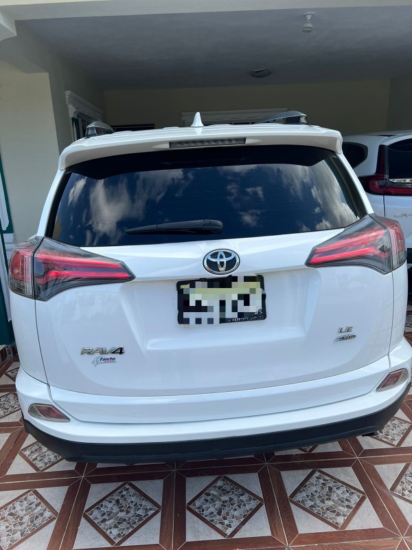 jeepetas y camionetas - Toyota rav4 2017 3