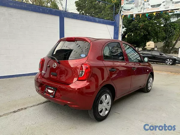 carros - NISSAN MARCH  5