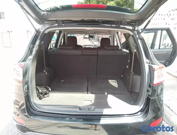 jeepetas y camionetas - VENDO HYUNDAI SANTA FE 2011. 6