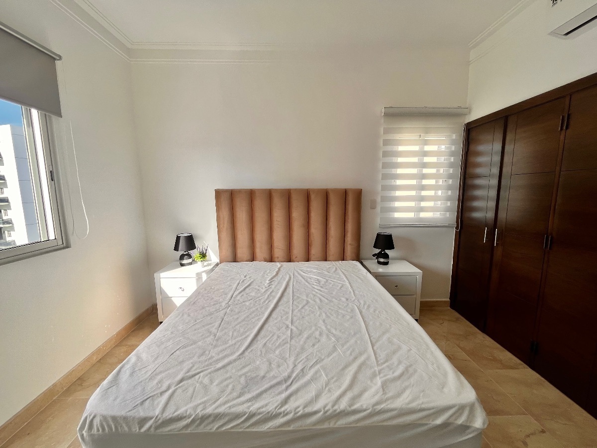 apartamentos - Alquiler de Apartamento 2 hab+1estudio Ensanche Se 9
