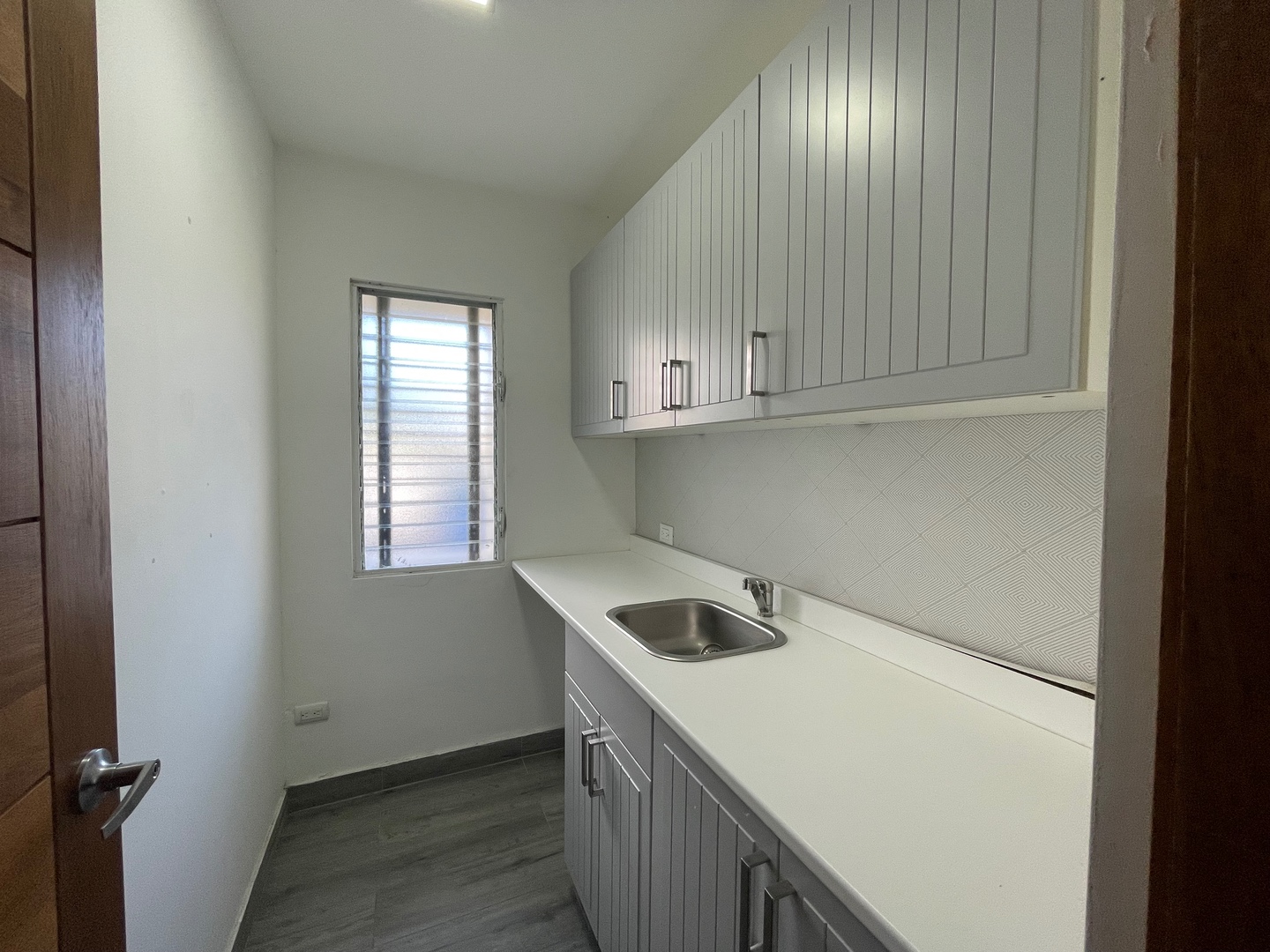 oficinas y locales comerciales - Bella oficina en alquiler en Piantini 6