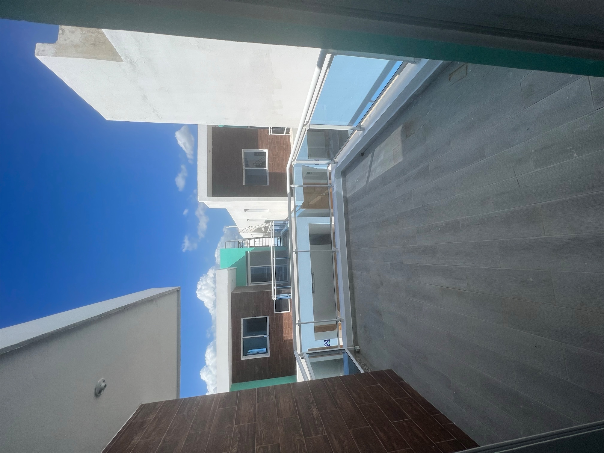 casas - Venta de casa en proyecto cerrado con piscina en la autopista de san Isidro 3