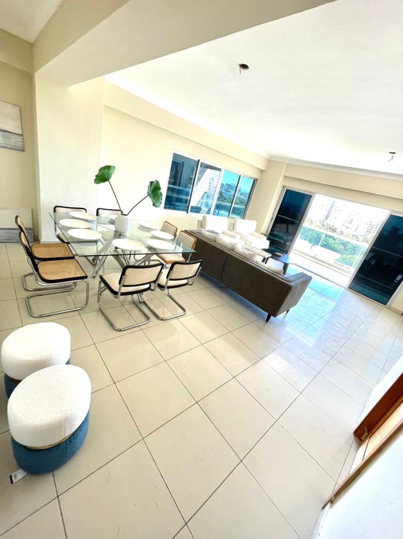 apartamentos - Vendo apto en Gazcue cerca de Unibe y apec 