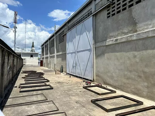 otros inmuebles - Nave Industrial en LAS COLINAS 9