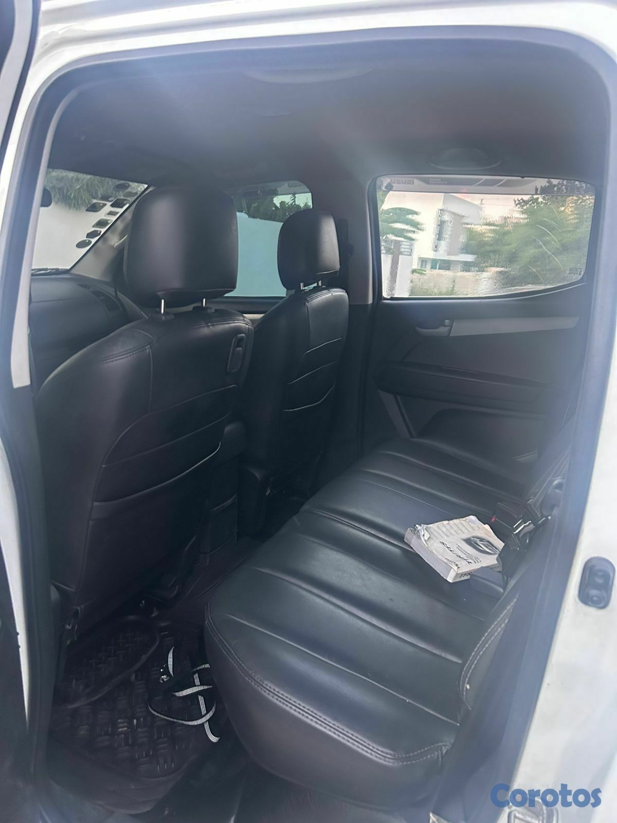 jeepetas y camionetas - izuzu dmax 2013 en buenas condiciones  1