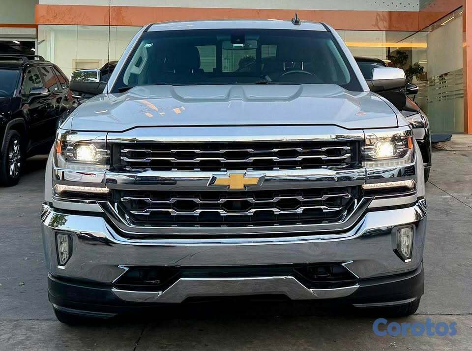 jeepetas y camionetas - 2017 Chevrolet Silverado LTZ Importada por Santo D 2