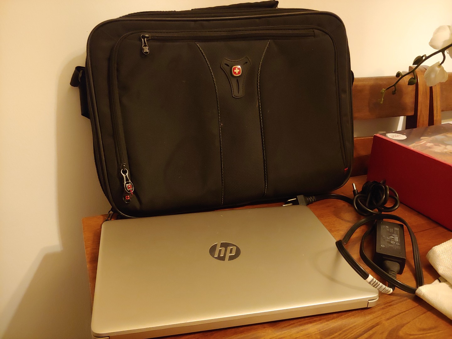 computadoras y laptops - Vendo Laptop HP en muy buenas condiciones 1