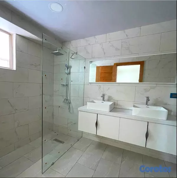 apartamentos - Apartamento a pasos de la Av. Anacaona con 300m2 8