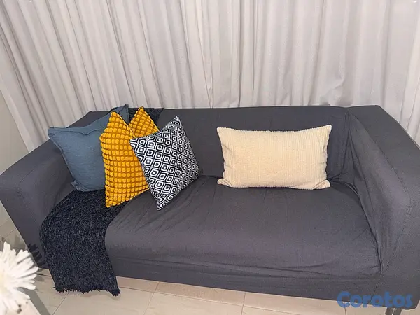 muebles y colchones - Sofá grisaceo marca Ikea negociable 3