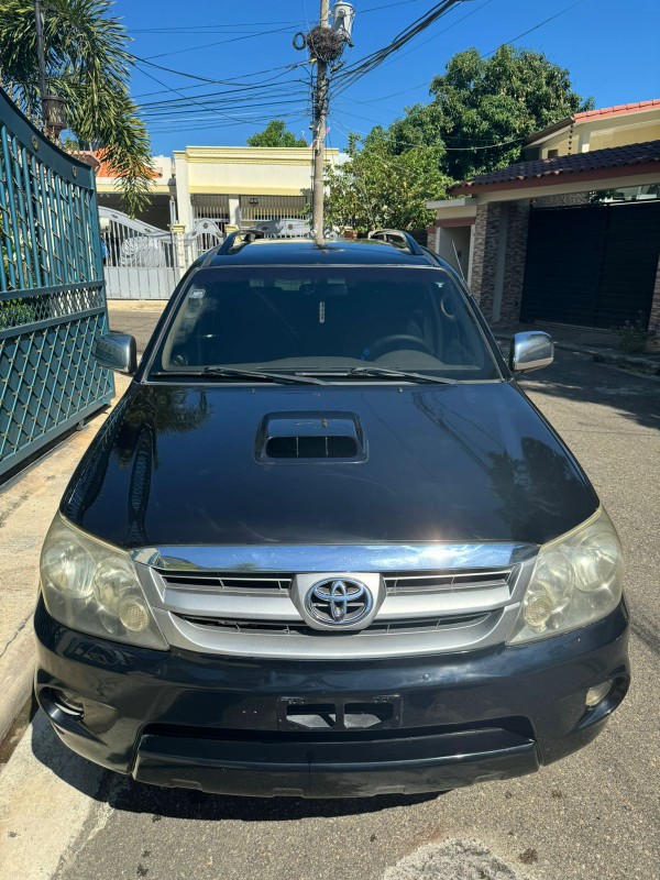 jeepetas y camionetas - Toyota fortuner 2008 0