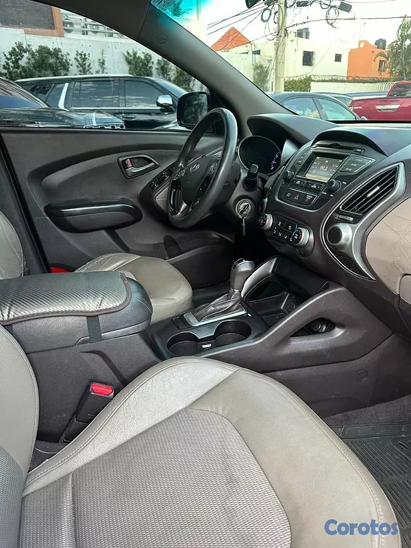 jeepetas y camionetas - Hyundai Tucson año 2015 4