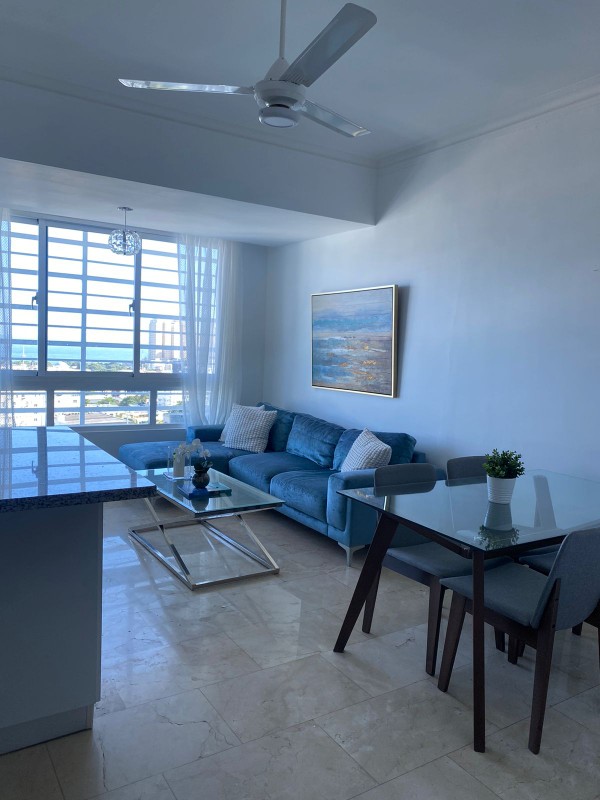 apartamentos - Rento apartamento amueblado en Gazcue piso alto vista al mar