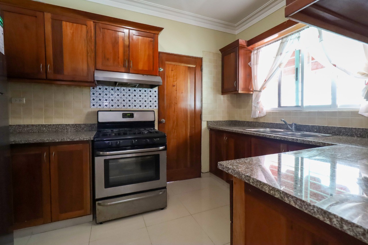 apartamentos - Se vende Apto en Ensanche Quisqueya 
130 metros  3