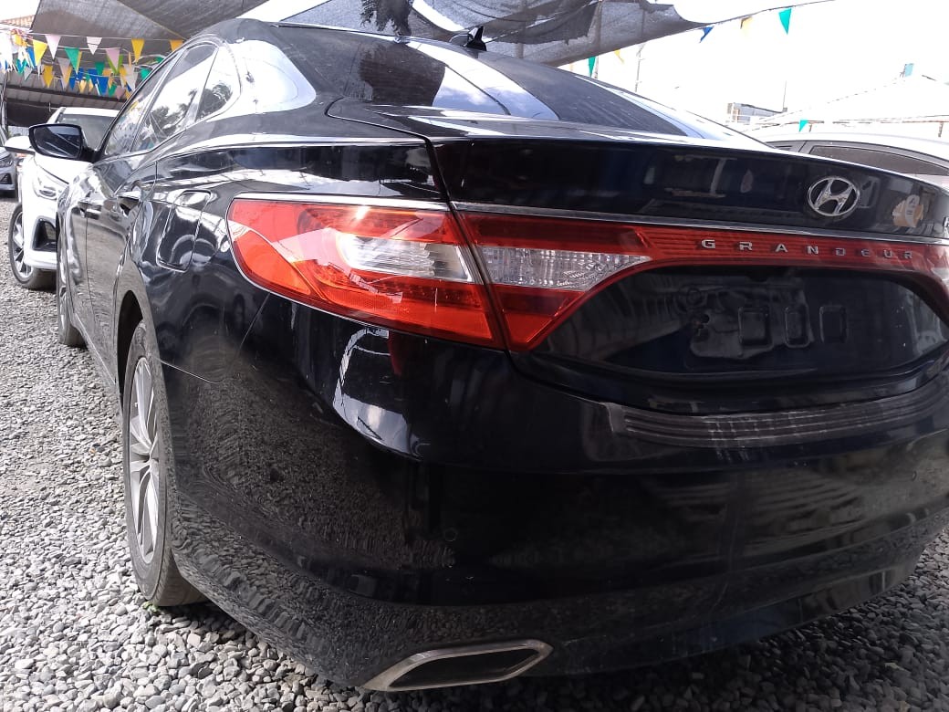 carros - GRANDEUR 2017 NEGRODESDE: RD$ 680,000.00 5