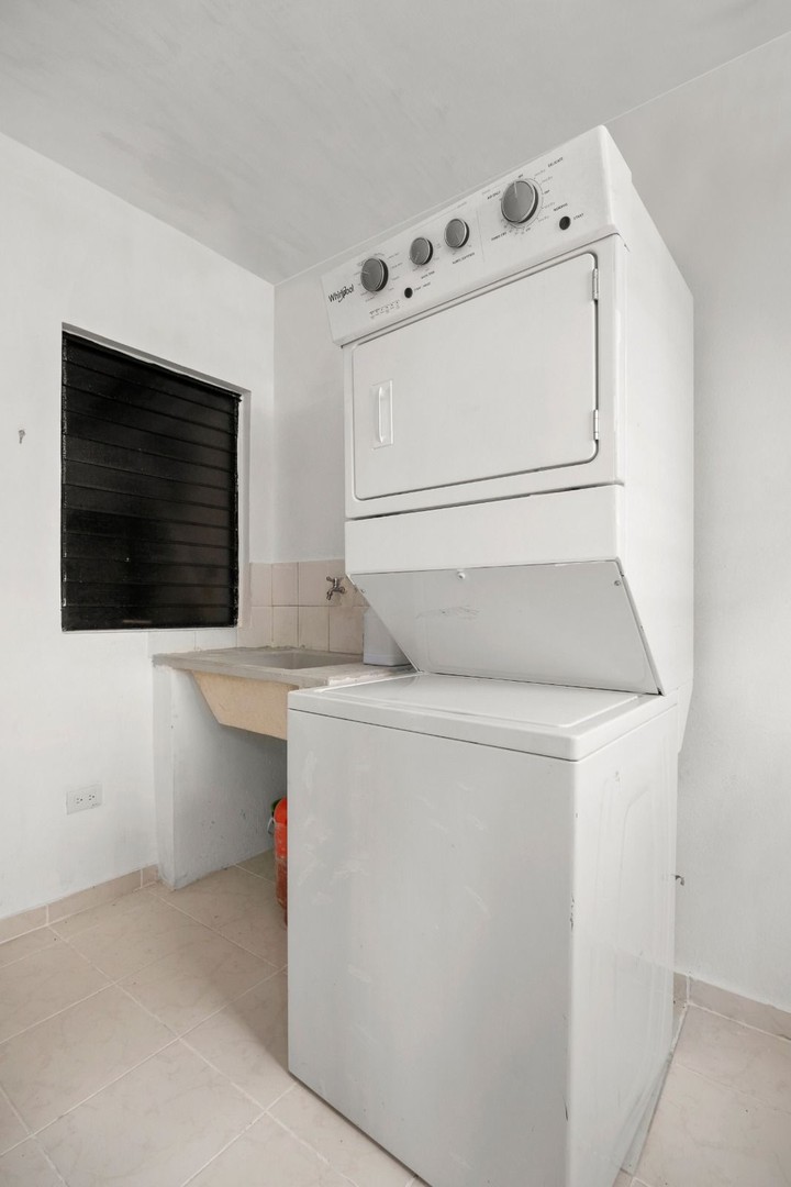 apartamentos - Apartamento en gazcue 2do nivel 125 mts 

2 habitaciones 
2,5 baños 
1 parqueo 
 2