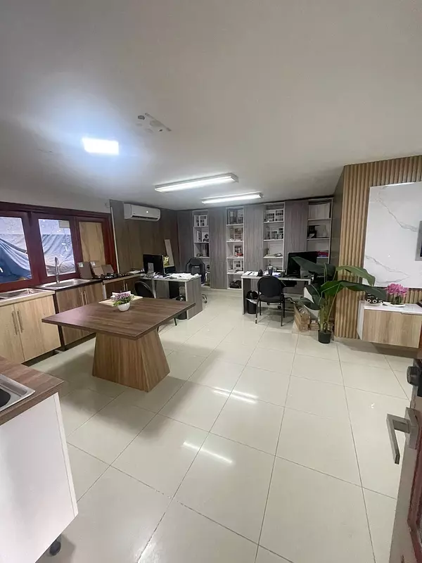 oficinas y locales comerciales - Nace céntrica y amplia  8