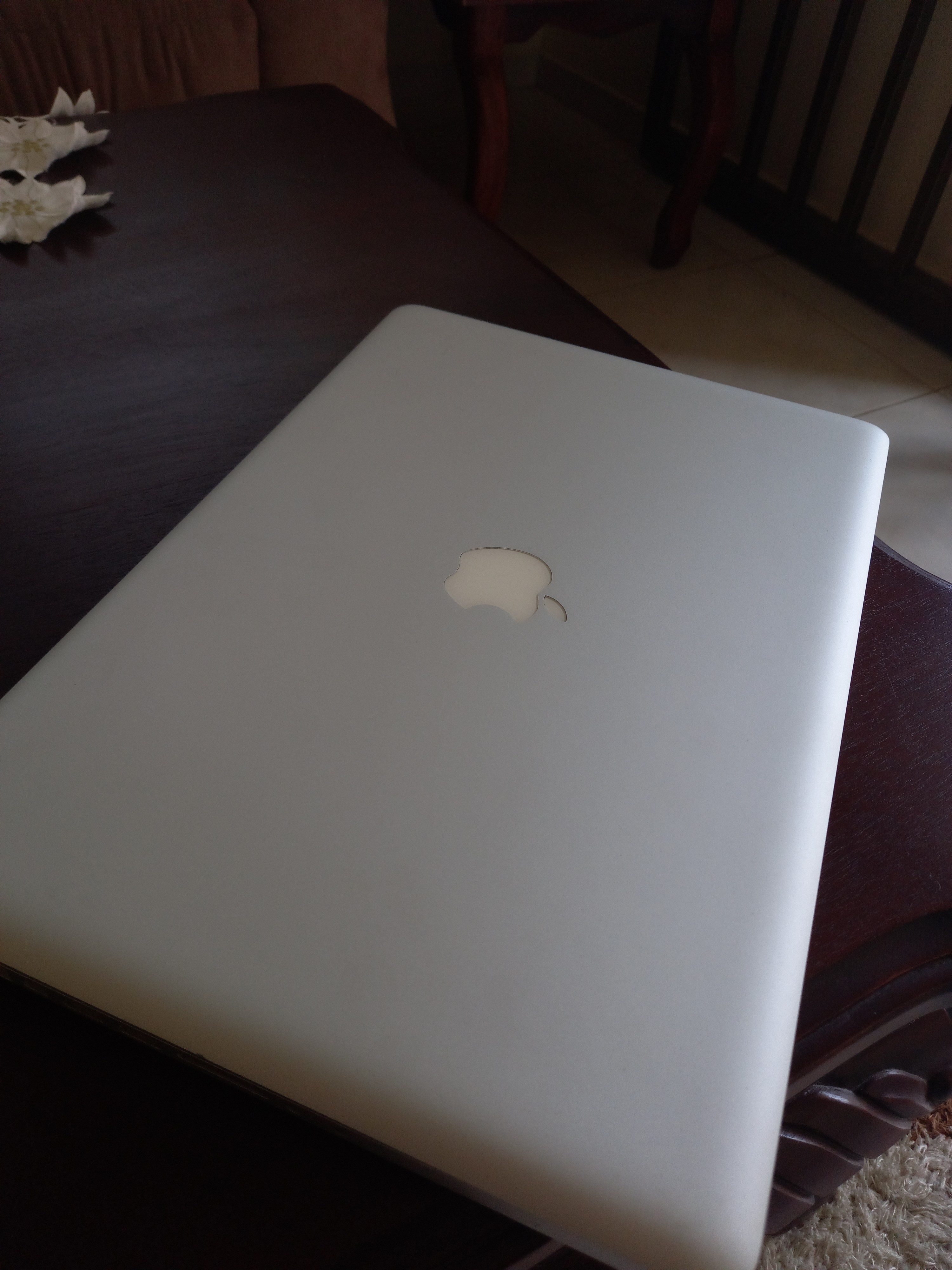 Macbook pro 2010 15-inch (para piezas o repararla)