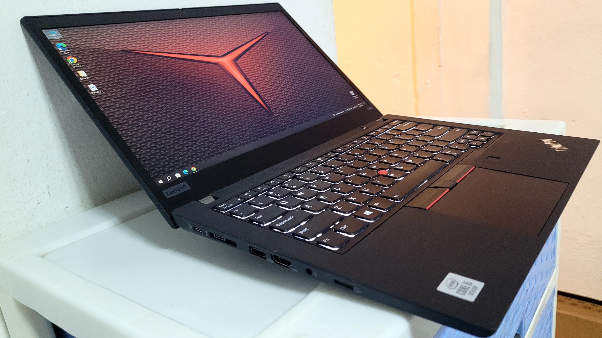 computadoras y laptops - Laptop lenovo T580 17 Pulg Core i5 8va Gen Ram 16gb ddr4 Video 8gb Full
